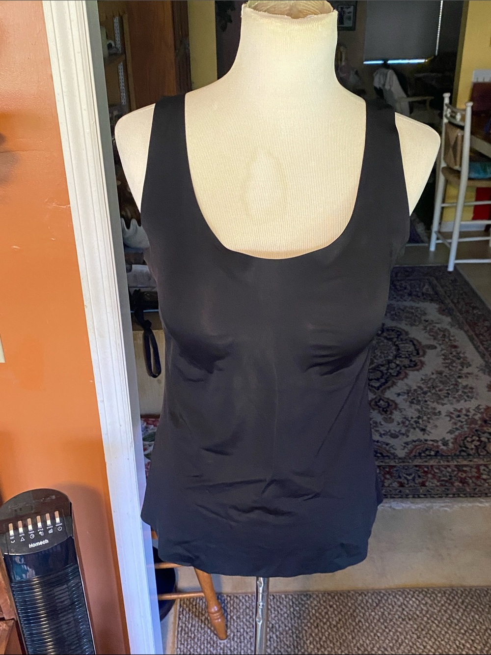 LIGHTWEIGHT Black Scoop Neck Women's Cami